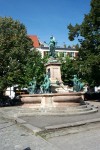 P1002581
